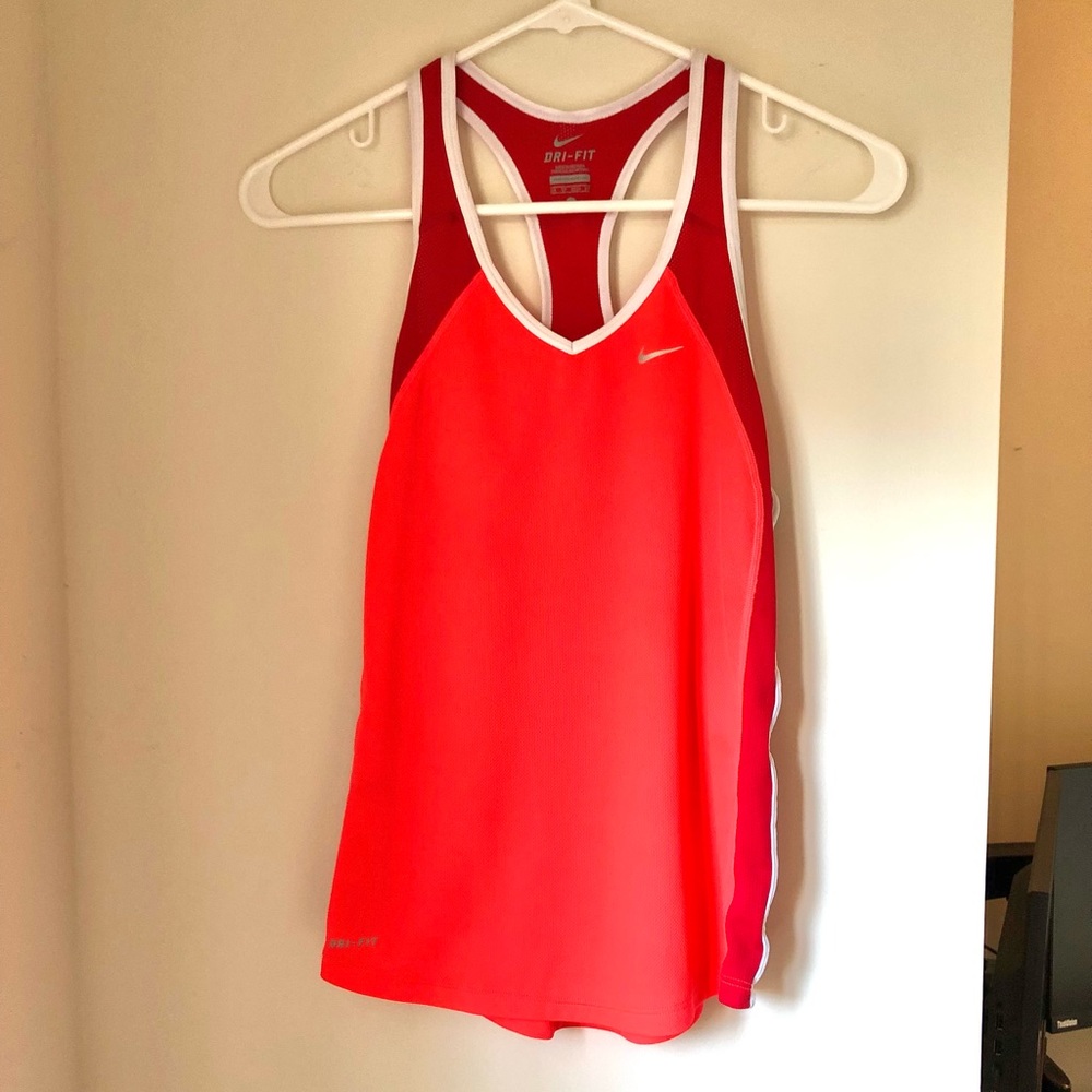 ⭐️5 for $10 Nike tank top